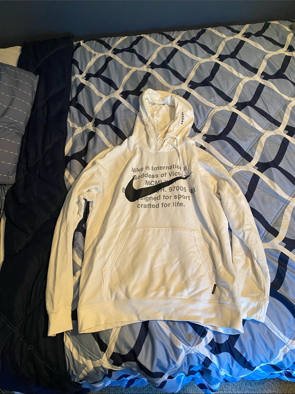Nike White Hoodie with Black Swoosh and Text Print - Men